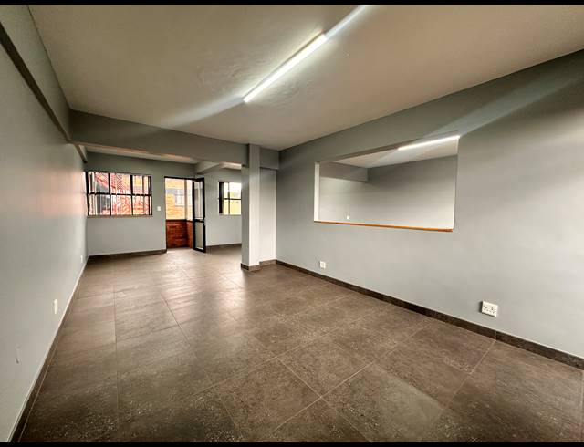 79M² OFFICE TO LET IN GREENSIDE